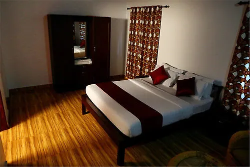 Crescent Residency Hotel Sultan Bathery